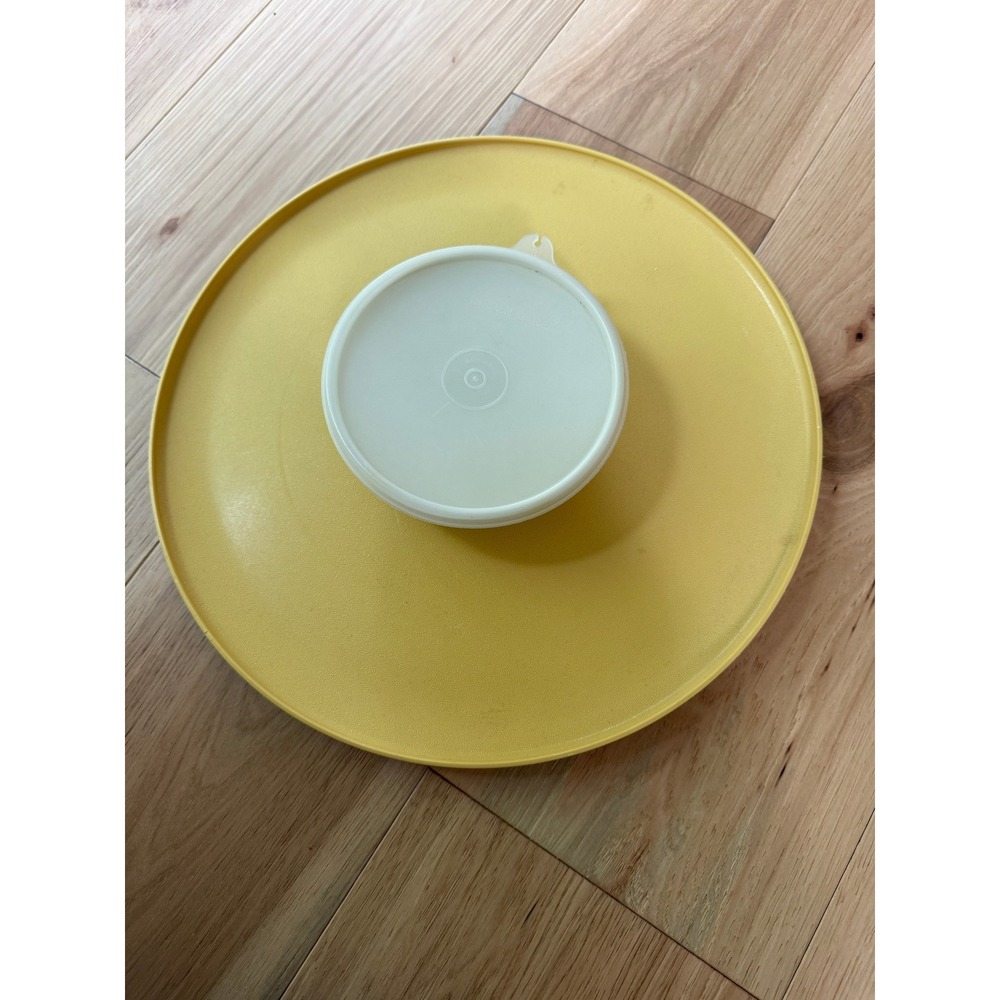 Tupperware 70s Harvest Gold Veggie Chip Tray/Dip Bowl Set with Lid 492 & 491